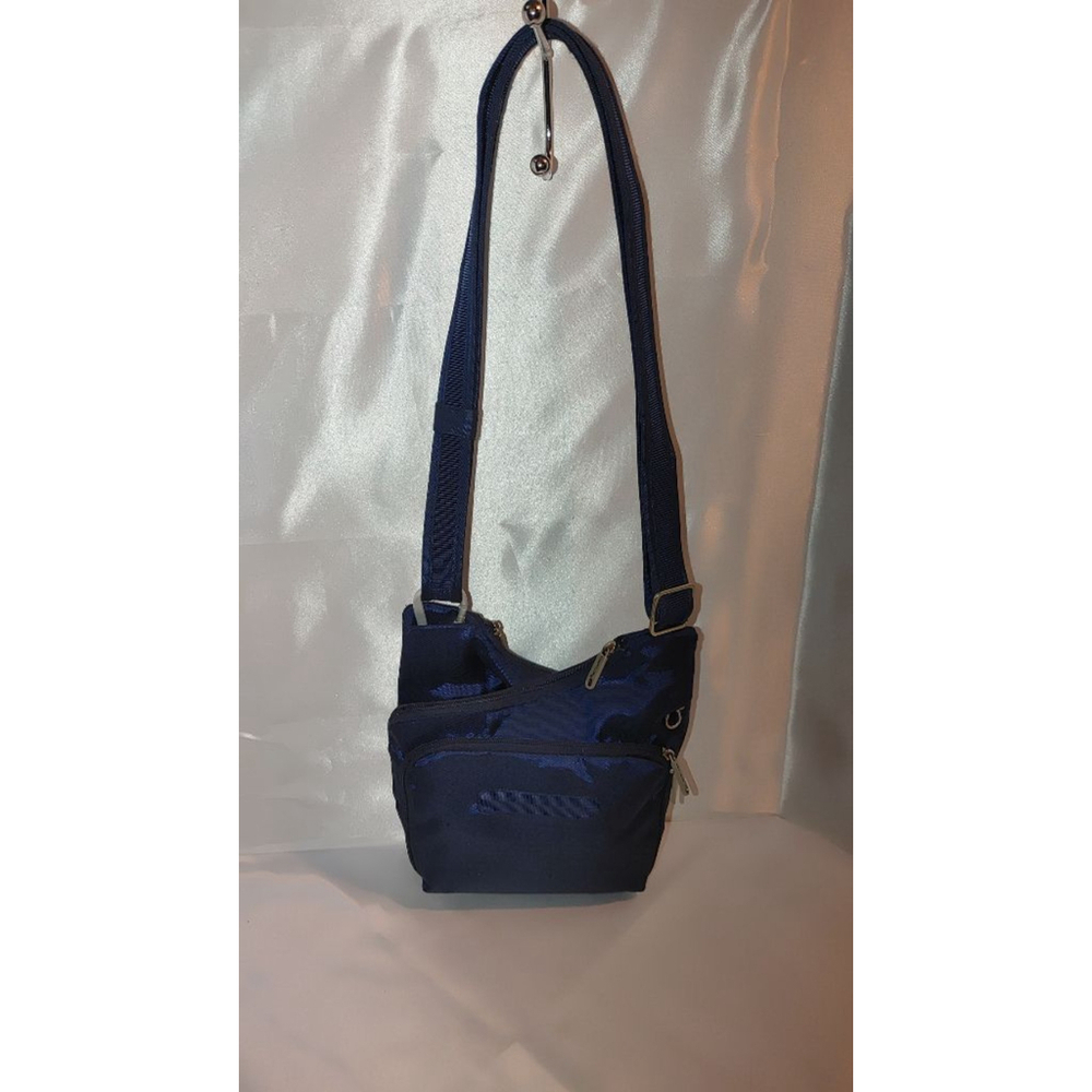 Travelon RFID Crossbody - Picture 3 of 7